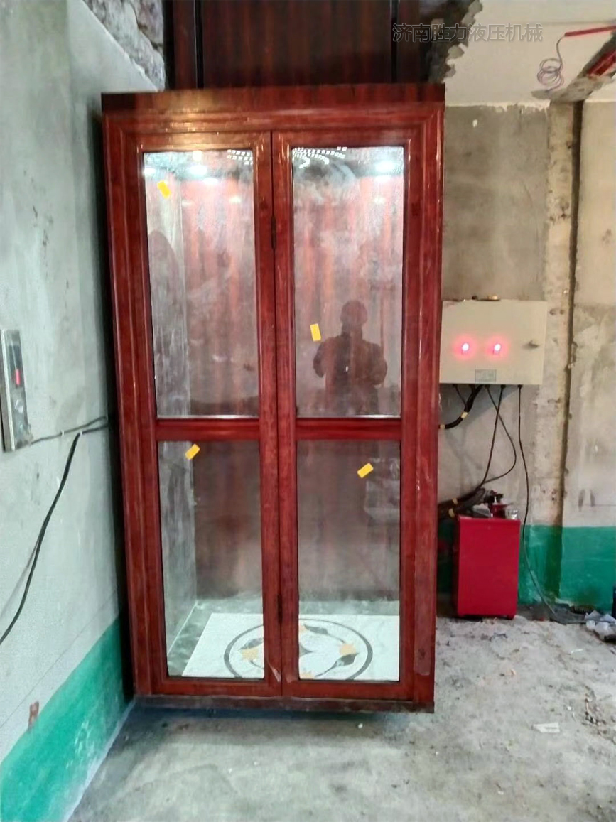 家用小型電梯在西安安裝完畢！